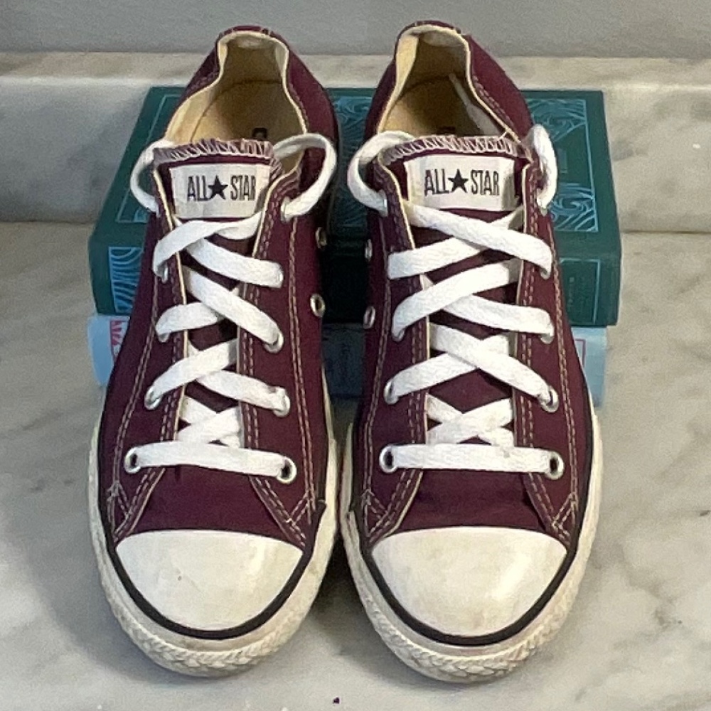 Converse Chuck Taylor All-Star Sneakers Size 2.5 Unisex